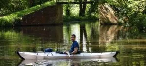 A man kayaking - fun things to do in Hackensack 