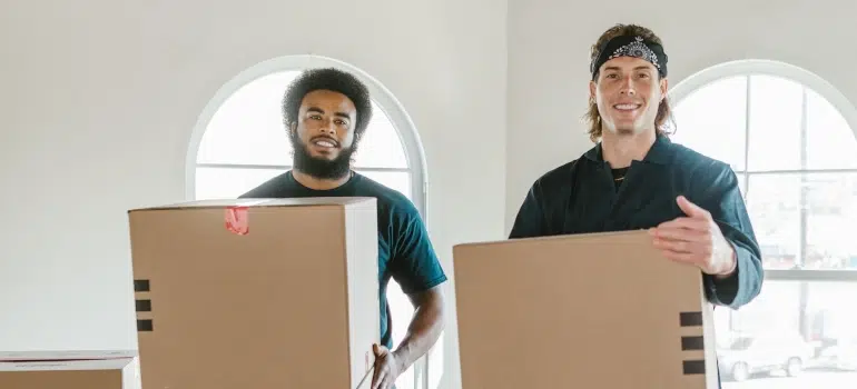 The movers hold the boxes